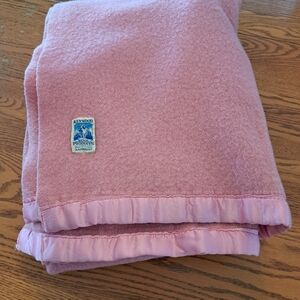 Kenwood Vintage Soft Pink Wool-Blend twin Blanket with Satin Edge